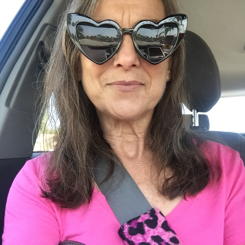 Meet your Posher, Cynthia